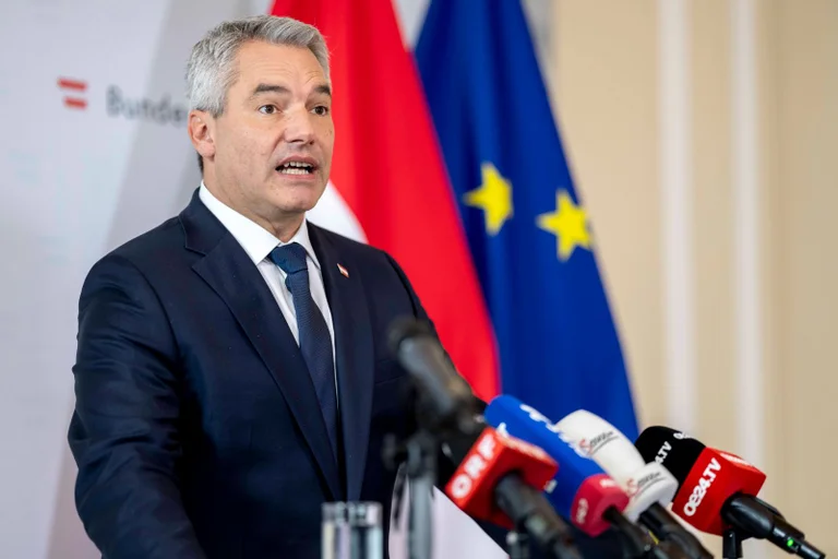 Vorschaubild: Österreich setzt syrische Asylverfahren aus und stoppt Familiennachzug