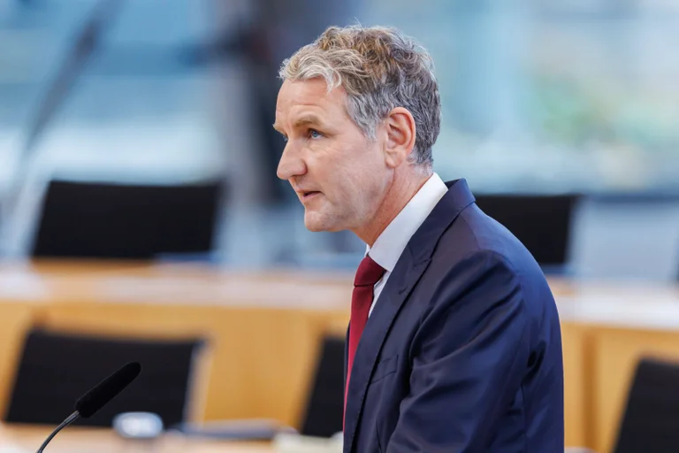 Vorschaubild: Nach Irrtum: Paderborner Bürgermeister zeigt Höcke trotz Entschuldigung an