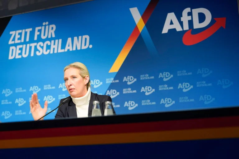 Vorschaubild: Umfrage: Weidel holt in Kanzlerfrage auf und liegt dicht hinter Merz