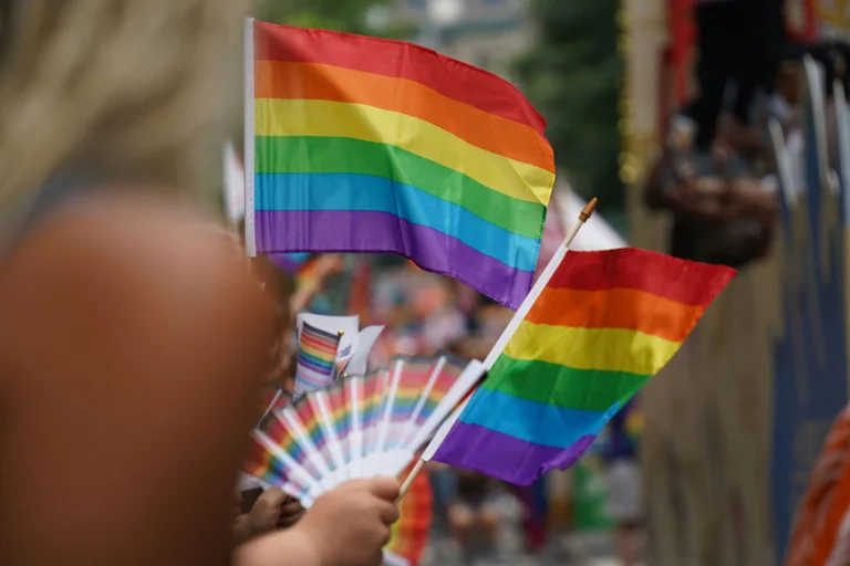 Vorschaubild: Warmer Geldregen: Hessen förderte LGBT-Projekte mit über 8 Millionen Euro