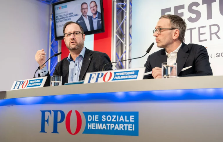 Vorschaubild: Regierungsbildung: Mehrere Burschenschafter im FPÖ-Verhandlungsteam