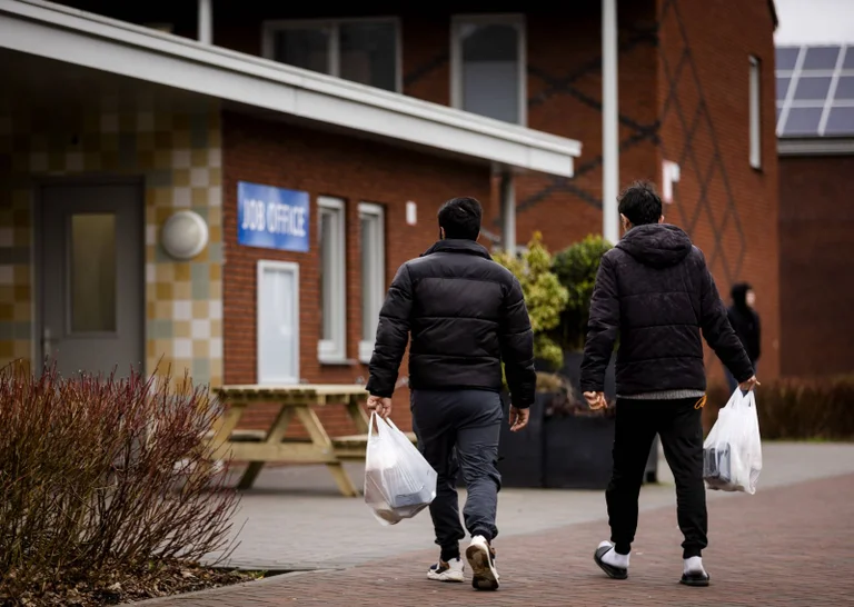 Vorschaubild: Studie: Asylbewerber belasten niederländischen Staat über Generationen