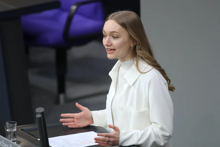 Vorschaubild: „Psychische Belastung“: Jüngste Bundestagsabgeordnete verlässt die Politik