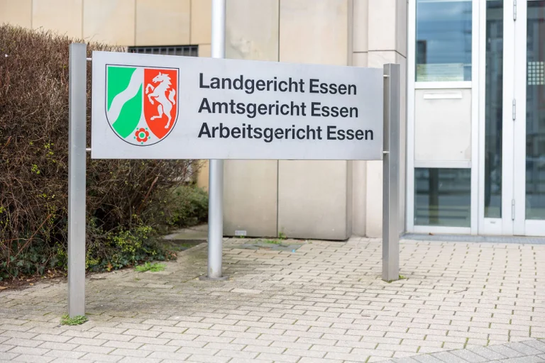 Vorschaubild: Kinderehe mit Zwölfjähriger: Essener Landgericht spricht syrischen Vermittler frei