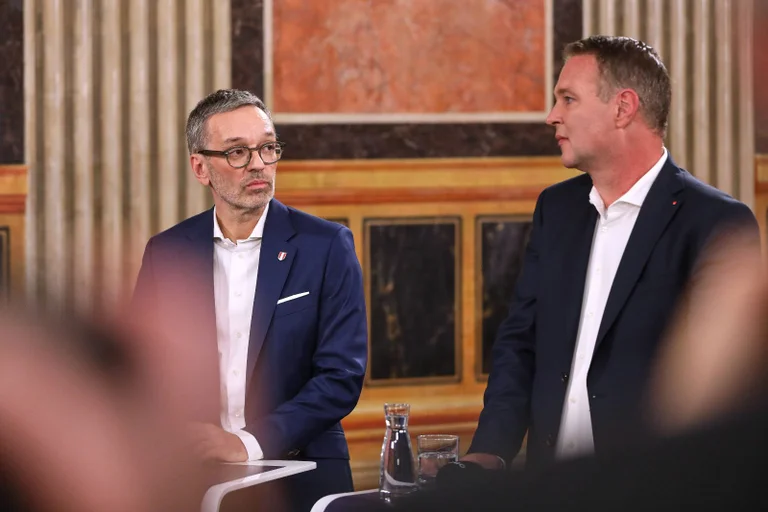 Vorschaubild: Klatsche vor Gericht: Darum muss die SPÖ nun Schadenersatz an Kickl zahlen