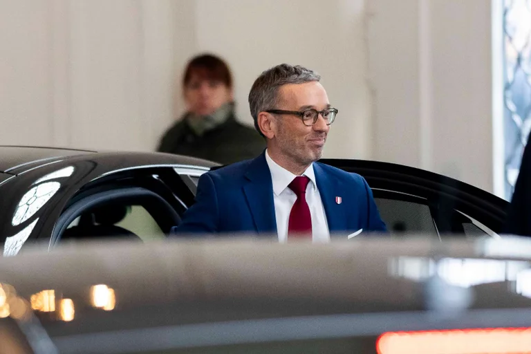 Vorschaubild: So könnte Blau-Schwarz rund elf Milliarden Euro in einem Jahr einsparen