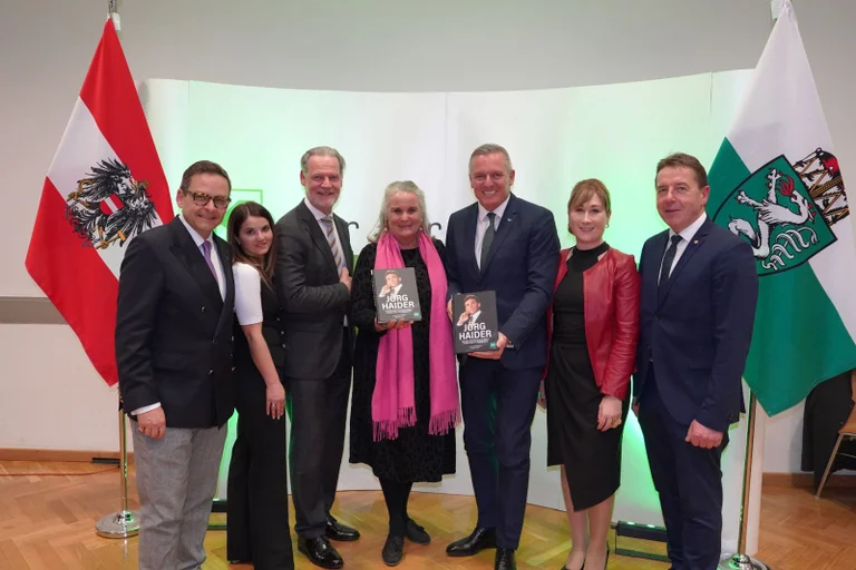 Vorschaubild: Graz: Neue Biografie über Jörg Haider vor großem Publikum vorgestellt