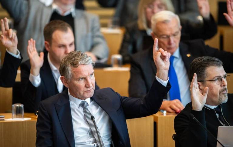 Vorschaubild: Thüringen: AfD nutzt weiterhin Sperrminorität bei Richter- und Staatsanwaltswahlen