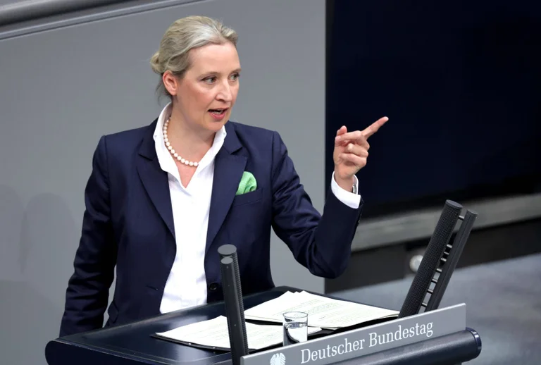 Vorschaubild: „Gehen Sie arbeiten“: Weidel platzt nach Zwischenrufen der Grünen der Kragen