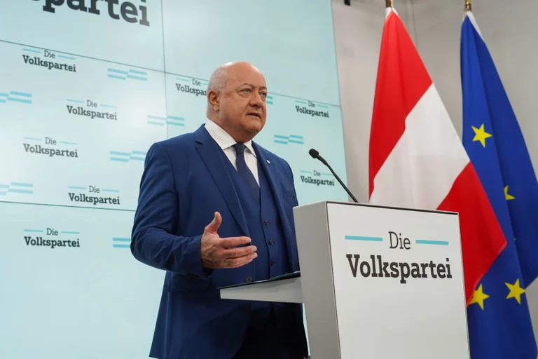 Vorschaubild: Debanking: ÖVP wollte anscheinend keinen Schutz vor willkürlichen Kündigungen