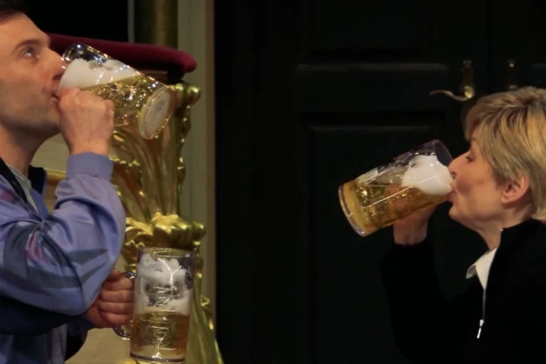 Vorschaubild: Schmissige Perspektiven (1): Wieder antiburschenschaftliches Theaterstück auf der Bühne