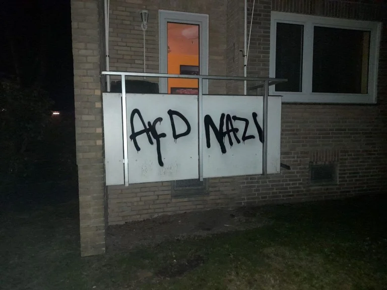 Vorschaubild: Mutmaßlich linksextremer Buttersäureanschlag auf AfD-Politiker in Hamburg