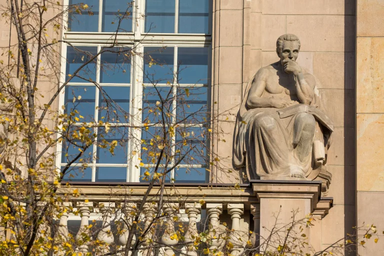 Vorschaubild: Hörsaalgeflüster (1) – Trotz allem Geisteswissenschaftler!