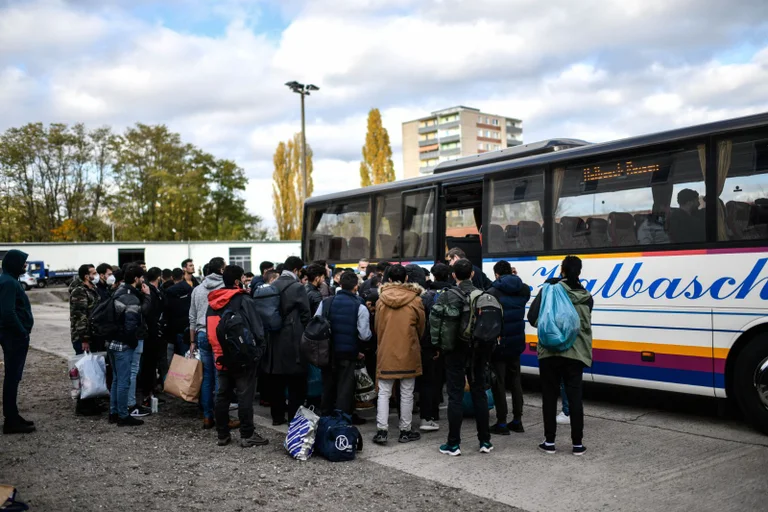 Vorschaubild: Sachsen: Kretschmer erhöht Asylkapazitäten um fast das Doppelte
