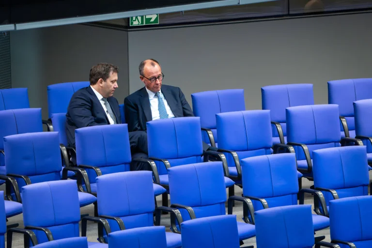 Vorschaubild: Abgeordnete wollen Abstimmung über milliardenschweres Finanzpaket verhindern