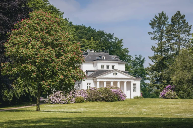 Vorschaubild: Hamburg: Villen-Verein stoppt Asylheim in Nobelviertel