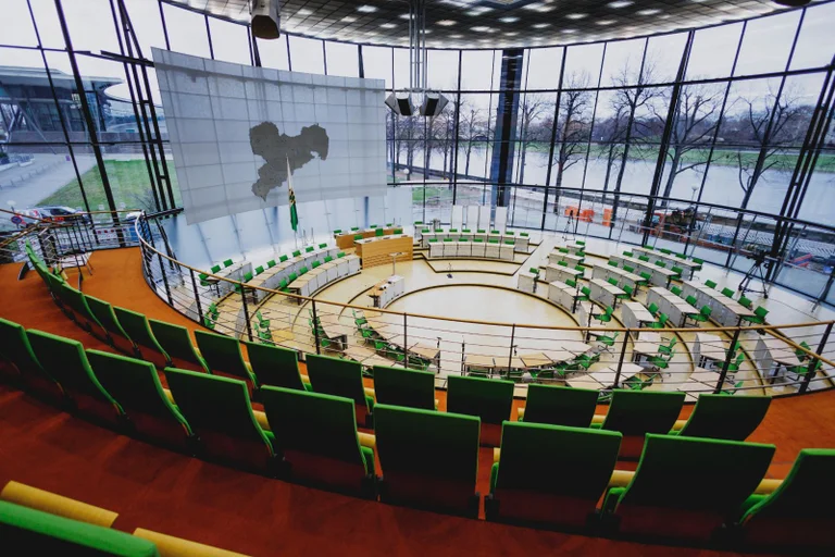 Vorschaubild: Bundesweites Novum: AfD stellt erstmals Vorsitz einer Enquete-Kommission