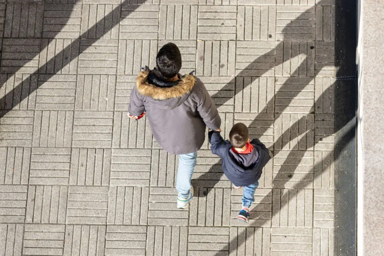 Vorschaubild: Griechenland schließt männliche Paare von Leihmutterschaft aus