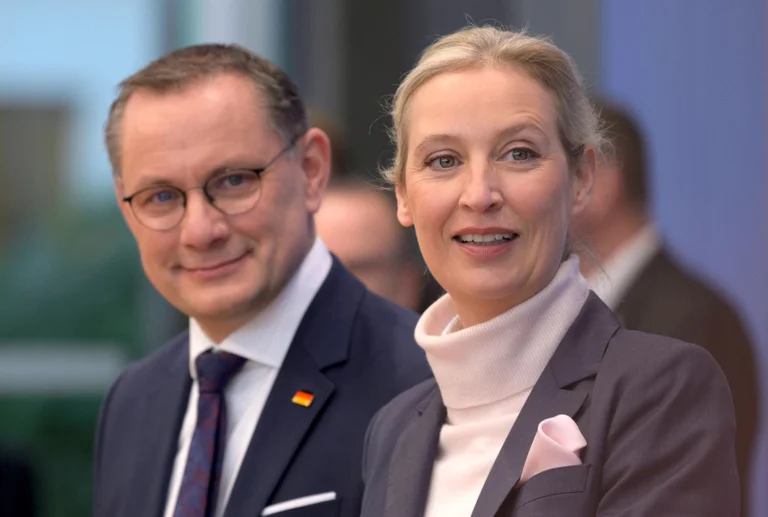 Vorschaubild: Sonntagsfrage: AfD im Aufwind – Union verliert an Rückhalt 