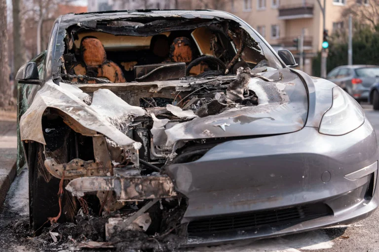 Vorschaubild: Terror gegen Tesla: Angriffswelle in Europa und den USA