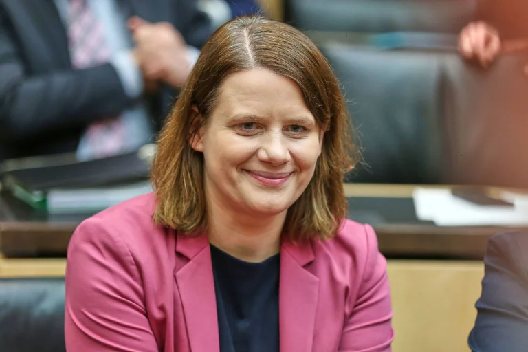 Vorschaubild: Niedersachsen: Korruptionsvorwürfe gegen grüne Kultusministerin