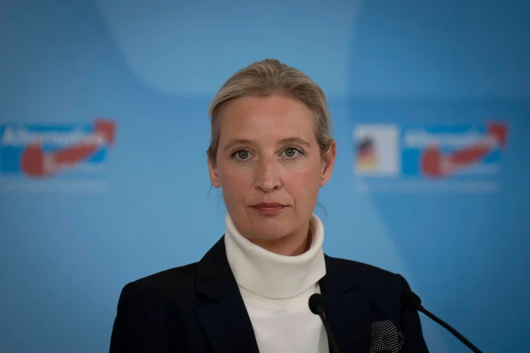 Vorschaubild: Nach Umfrageerfolg: Kritiker fordern erneut AfD-Verbot