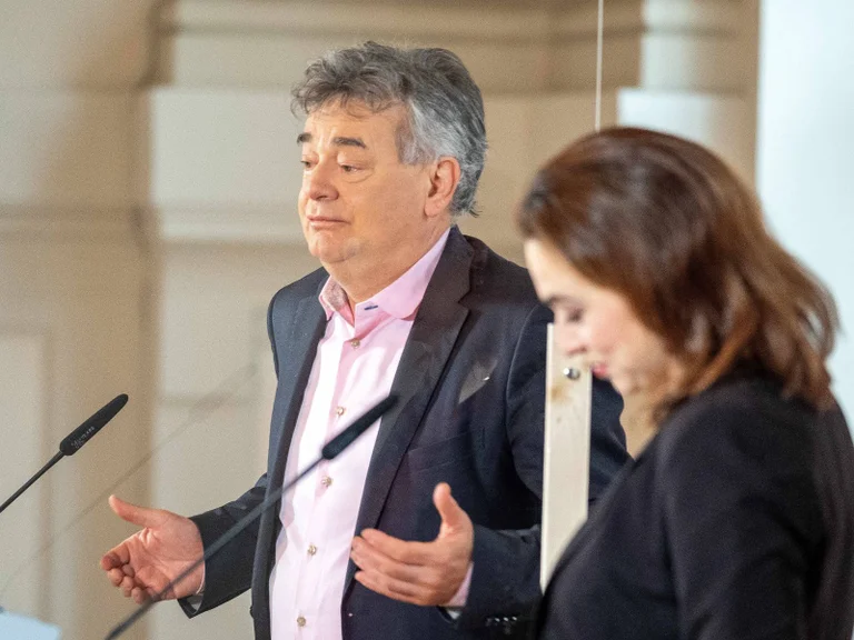 Vorschaubild: Wegen verbotener Parteispenden: Hohe Geldstrafen gegen ÖVP, NEOS und Grüne