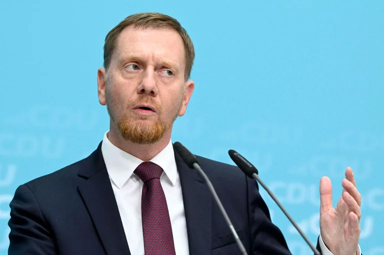 Vorschaubild: Sachsen: Regierung besetzt tausende Stellen neu statt sie abzubauen