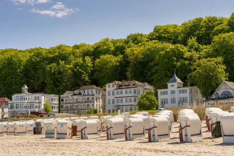 Vorschaubild: Bundesregierung gibt zu: Keine Daten zu angeblichen Urlaubsstornierungen wegen AfD