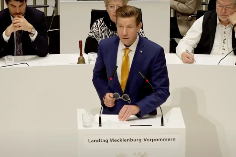 Vorschaubild: Mecklenburg-Vorpommern: Macht die Regierung heimlich Geschäfte mit einem SPD-Mann?