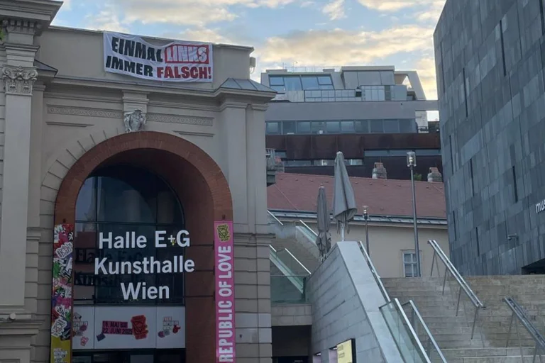 Vorschaubild: „Einmal links, immer falsch“: Identitärer Protest gegen linke Theaterveranstaltung