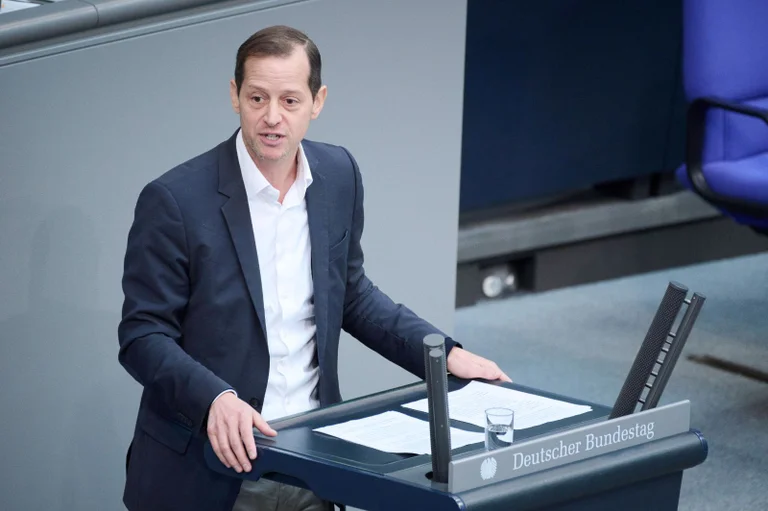 Vorschaubild: Antifa belagerte Ex-AfD-Politiker vor privater Wohnadresse