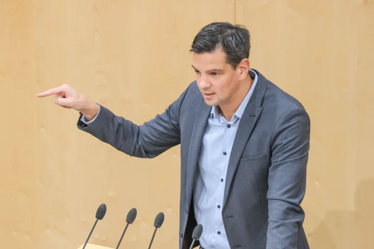 Vorschaubild: Mehrere Anträge: So will die FPÖ die Asylpolitik reformieren