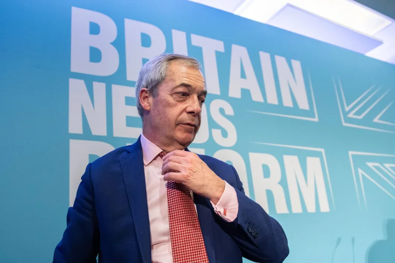 Vorschaubild: Umfragebeben: Reform UK klar vor Labour und Tories