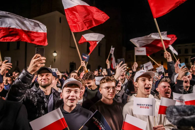 Vorschaubild: Polen: Junge Wähler sicherten konservativen Wahlsieg