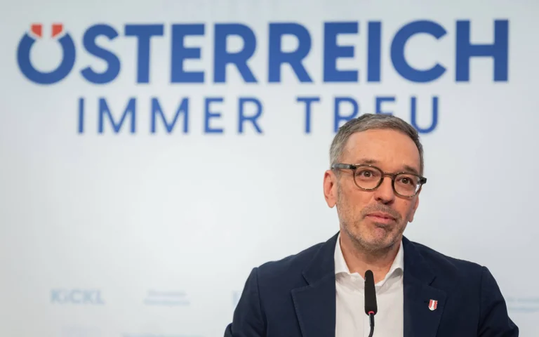 Vorschaubild: FPÖ deutlich voran: APA-Wahltrend sieht Freiheitliche mit klarem Vorsprung