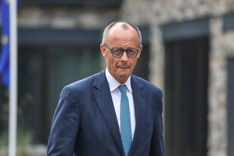 Vorschaubild: Merz könnte bis zu 700.000 Syrer abschieben, tut es aber nicht