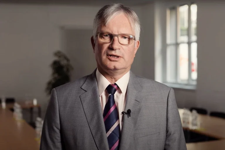 Vorschaubild: Schweizer Arbeitgeberchef: Existenzsichernder Lohn nicht Aufgabe der Arbeitgeber