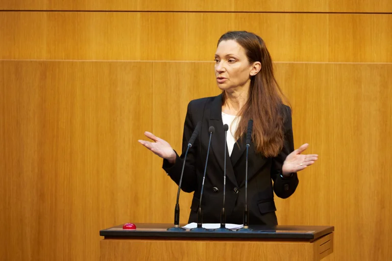 Vorschaubild: FPÖ kritisiert Millionen-Zahlungen an internationale Organisationen