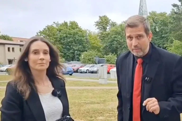 Vorschaubild: Oranienburg: AfD-Bürgermeisterkandidatin bei „Demokratiefest“ bedrängt