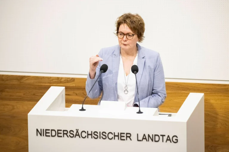 Vorschaubild: SPD-Innenministerin: Herkunft von Kriminellen für Strafverfolgung irrelevant