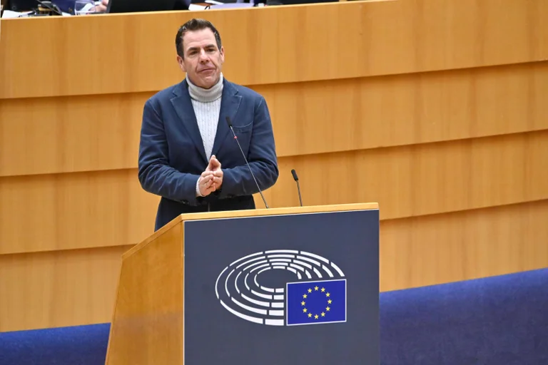 Vorschaubild: Weil er sich vor Linksextremen schützen wollte: Vilimsky droht Immunitätsaufhebung