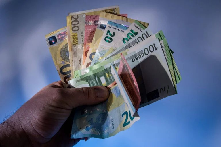 Vorschaubild: Türkischer Asylwerber kassierte trotz Vermögen 66.000 Euro vom Staat