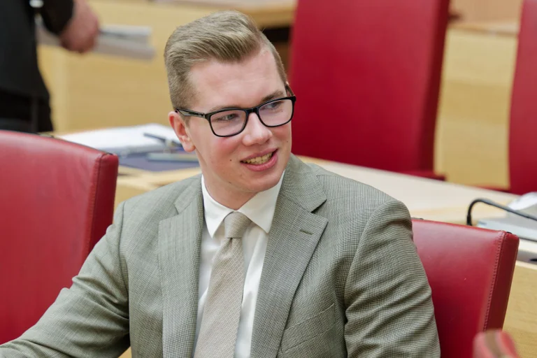 Vorschaubild: Würzburg: AfD-Politiker Halemba lehnt Richter wegen Befangenheit ab