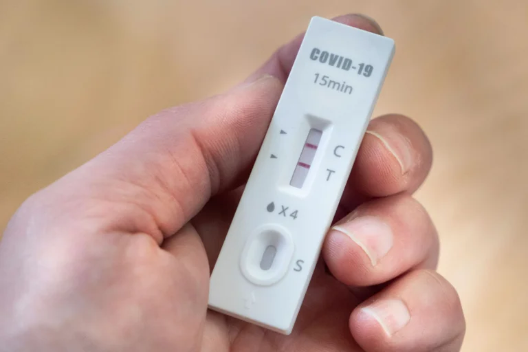 Vorschaubild: Geht es schon wieder los? Warnung vor neuem Corona-Sommer