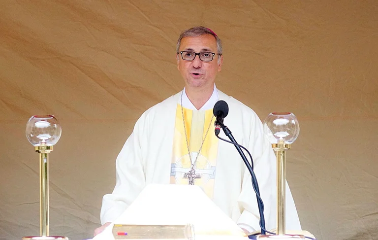 Vorschaubild: Bischof Heße: Mit „Wir schaffen das“ verhinderte Merkel „humanitäre Katastrophe“