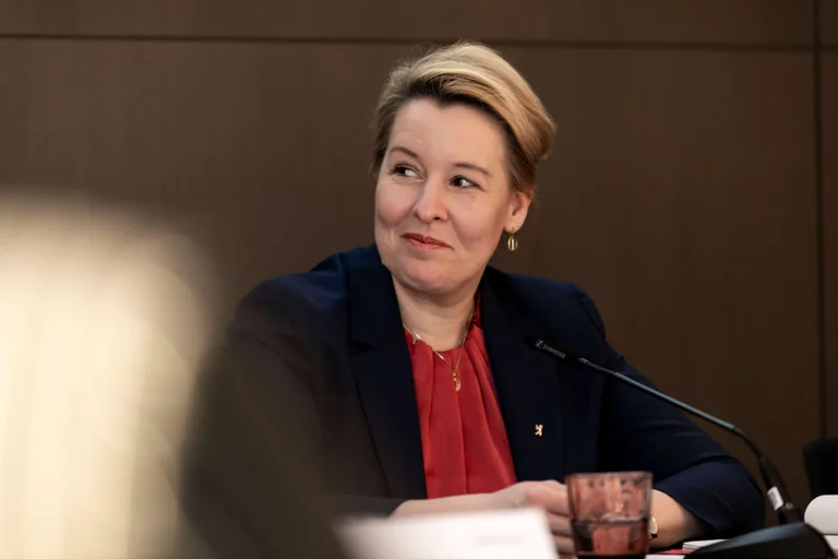 Vorschaubild: Berlins SPD-Senatorin wirbt gezielt um indische Zuwanderer