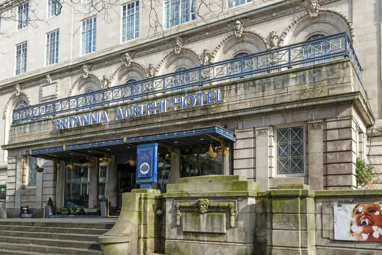 Vorschaubild: Großbritannien: „Asylkönig“ macht Millionen im Asylgeschäft