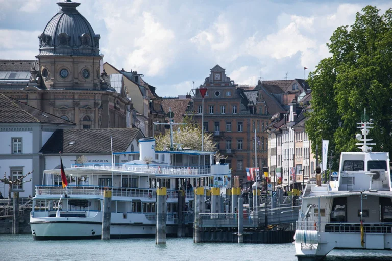 Vorschaubild: Konstanz: Diese grün-schwarze Querfront hat die Kontrafunk-Bootstour gecancelt