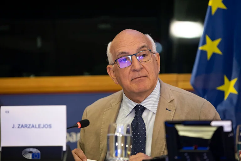 Vorschaubild: Machtwechsel im EU-Parlament: Wichtige Migrationsberichte künftig in rechter Hand